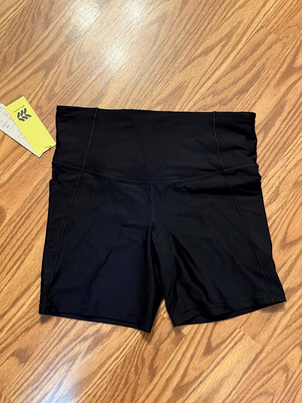 All in Motion Women's 6" High-Rise Pocketed Bike Shorts